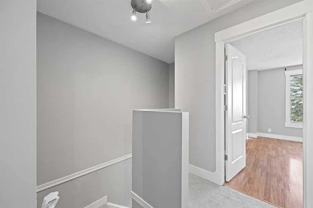 128 Castlegreen Close NE