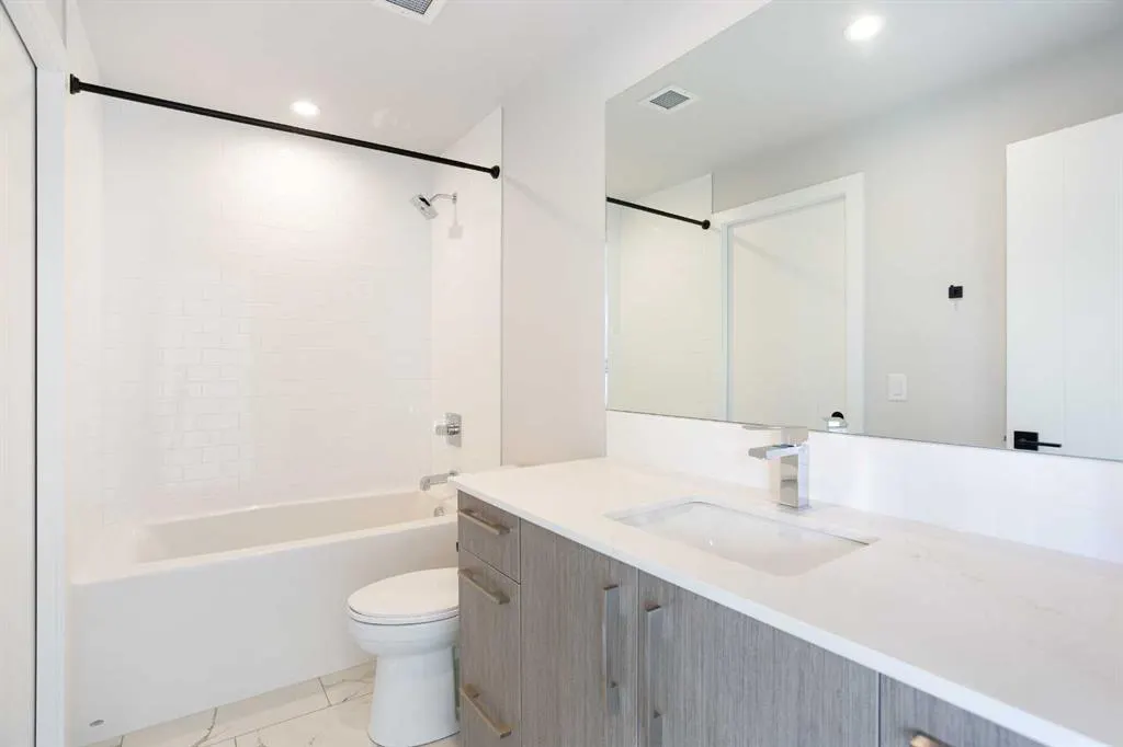 110 18A Street NW, #714