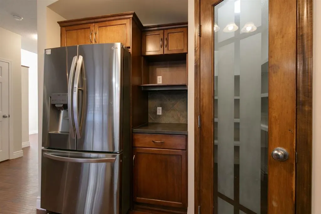 186 COPPERFIELD Close SE