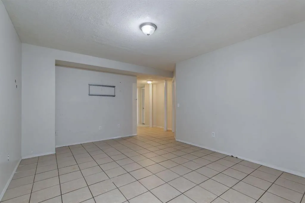 186 COPPERFIELD Close SE