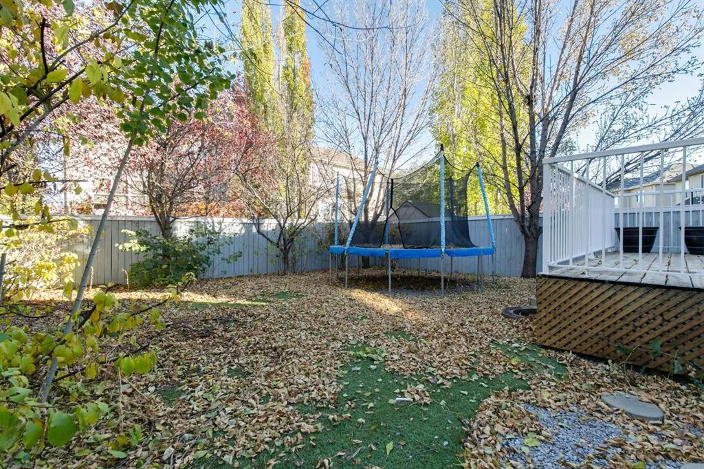 186 COPPERFIELD Close SE