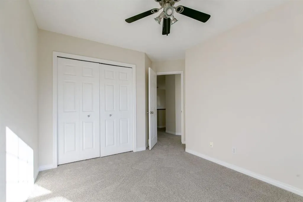 186 COPPERFIELD Close SE