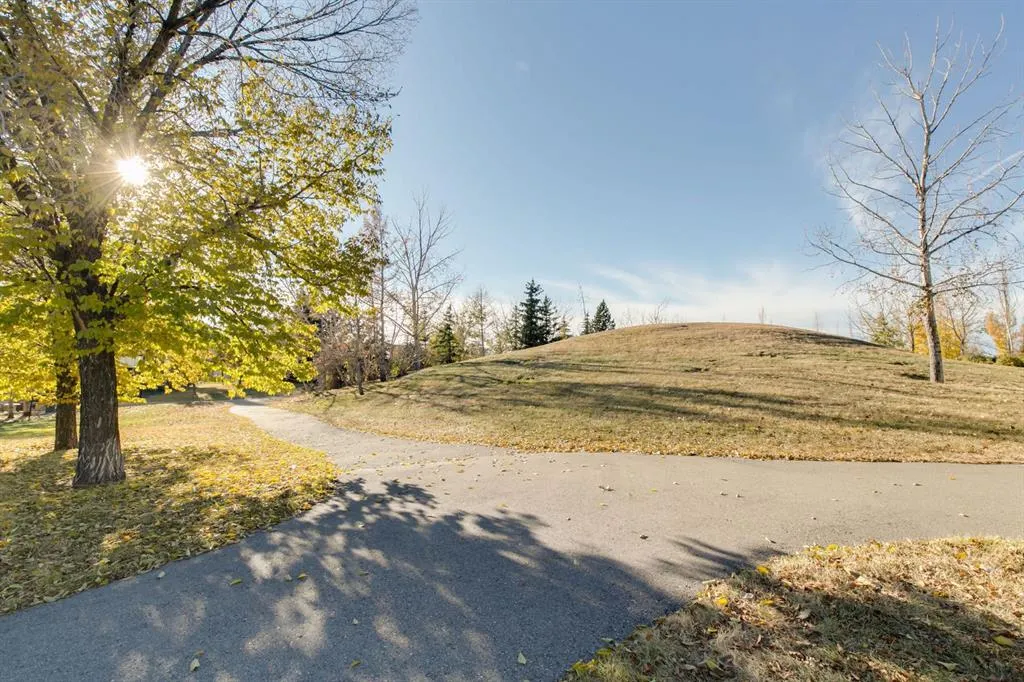 186 COPPERFIELD Close SE