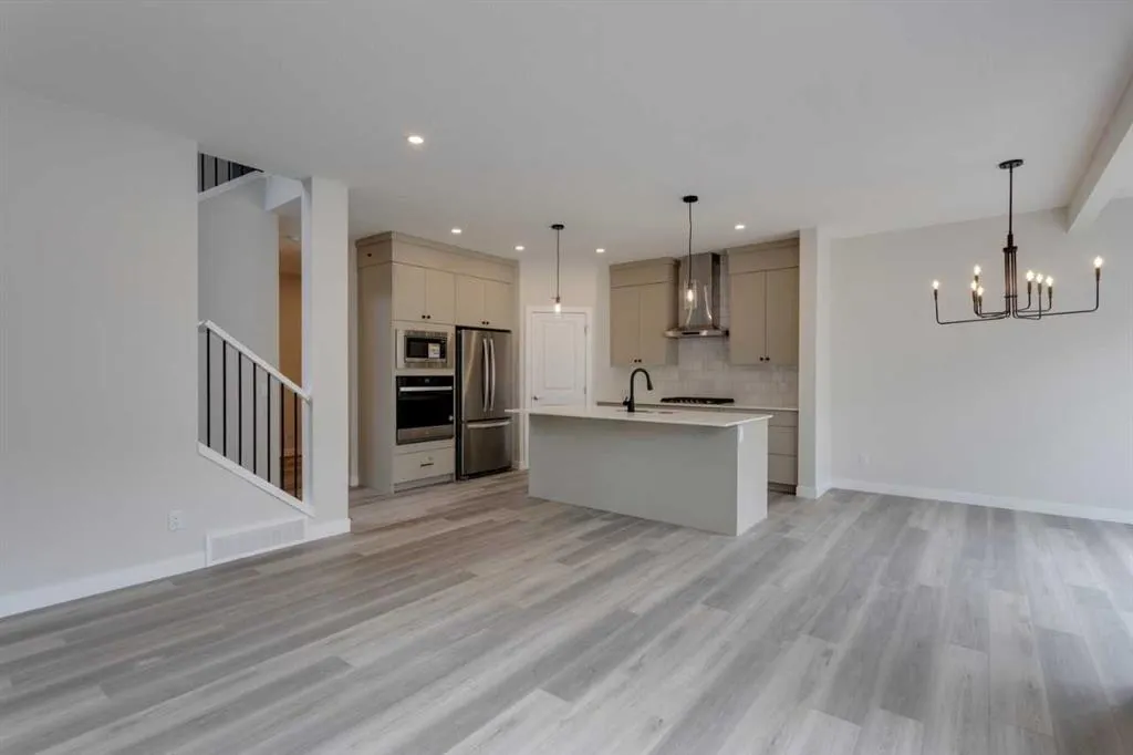 304 Edith Place NW