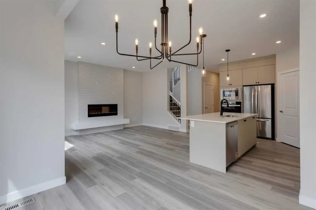 304 Edith Place NW