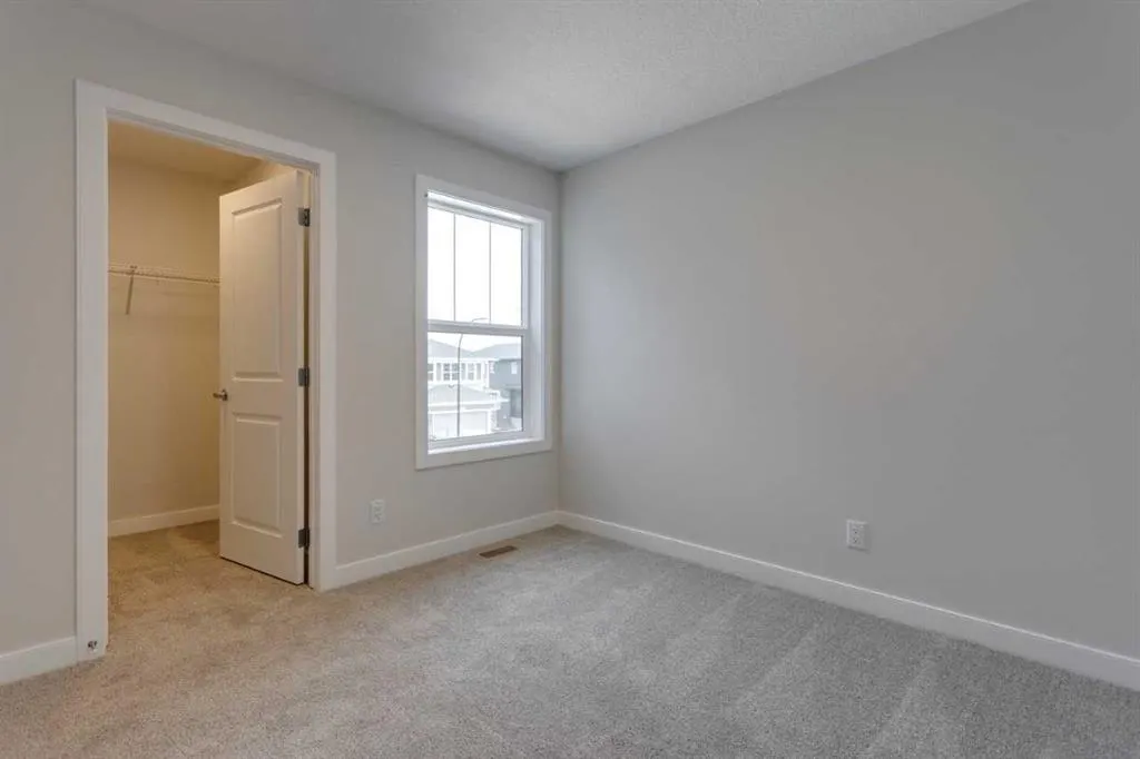 304 Edith Place NW