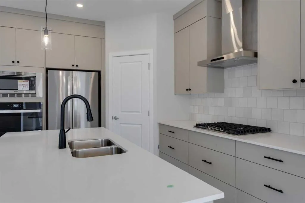 304 Edith Place NW
