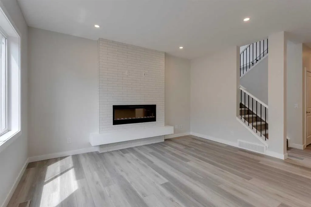 304 Edith Place NW