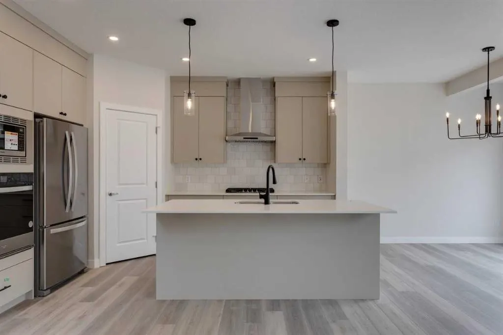304 Edith Place NW