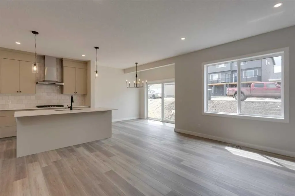 304 Edith Place NW