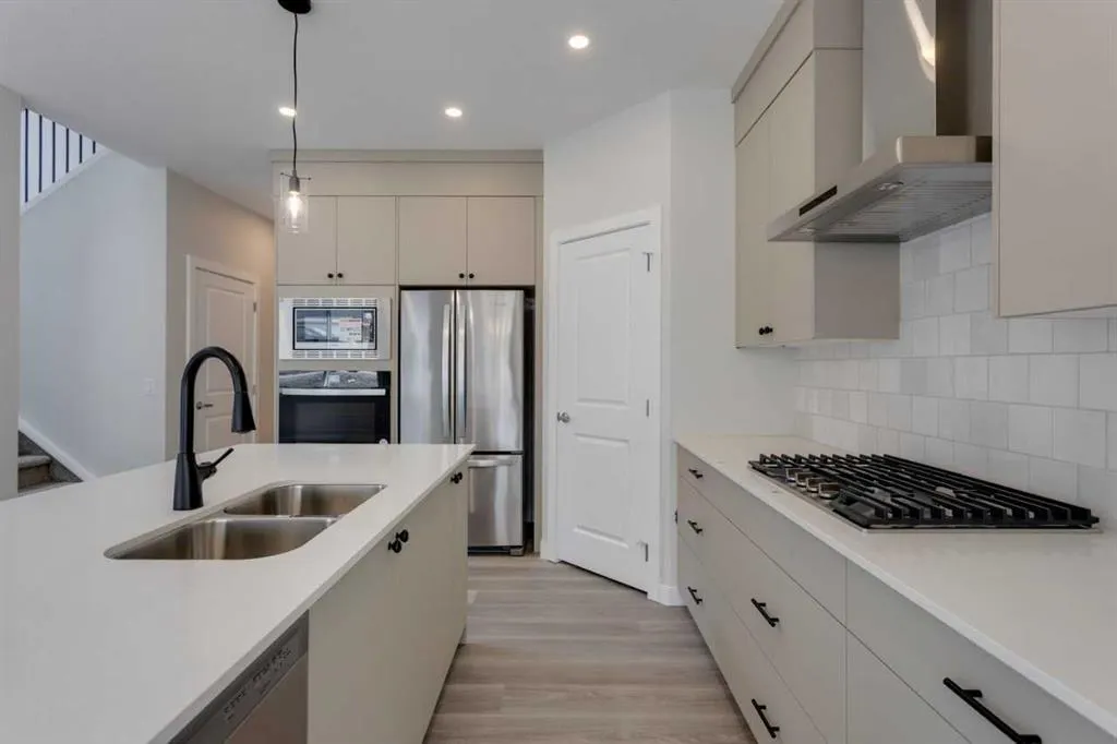 304 Edith Place NW