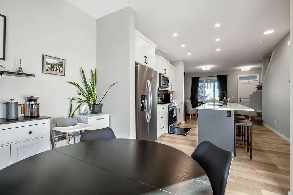 325 Ellen Park