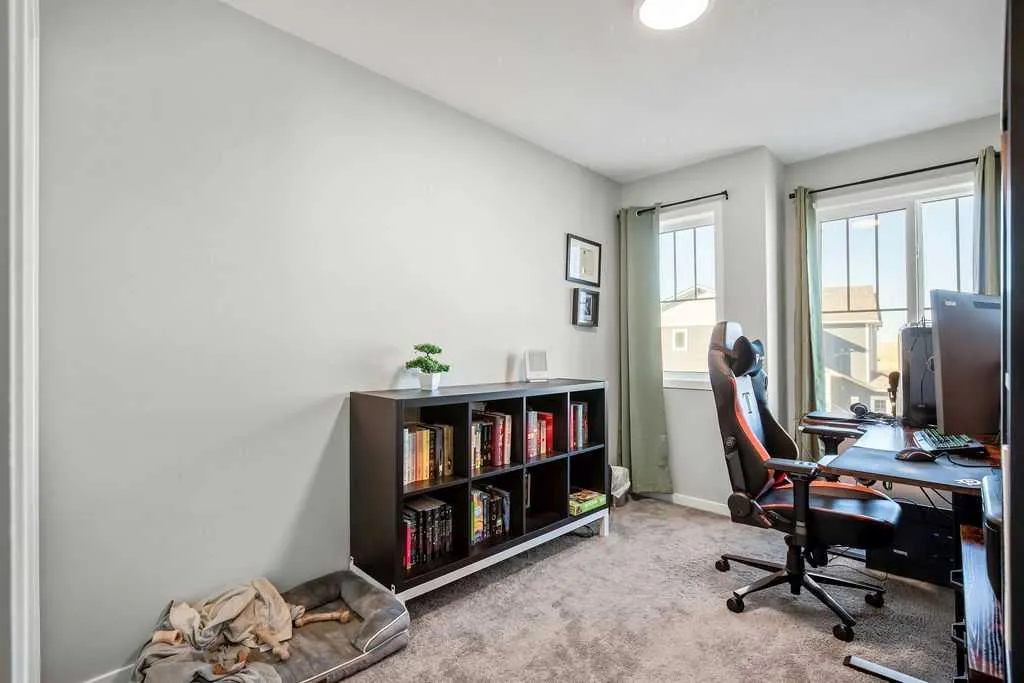 325 Ellen Park