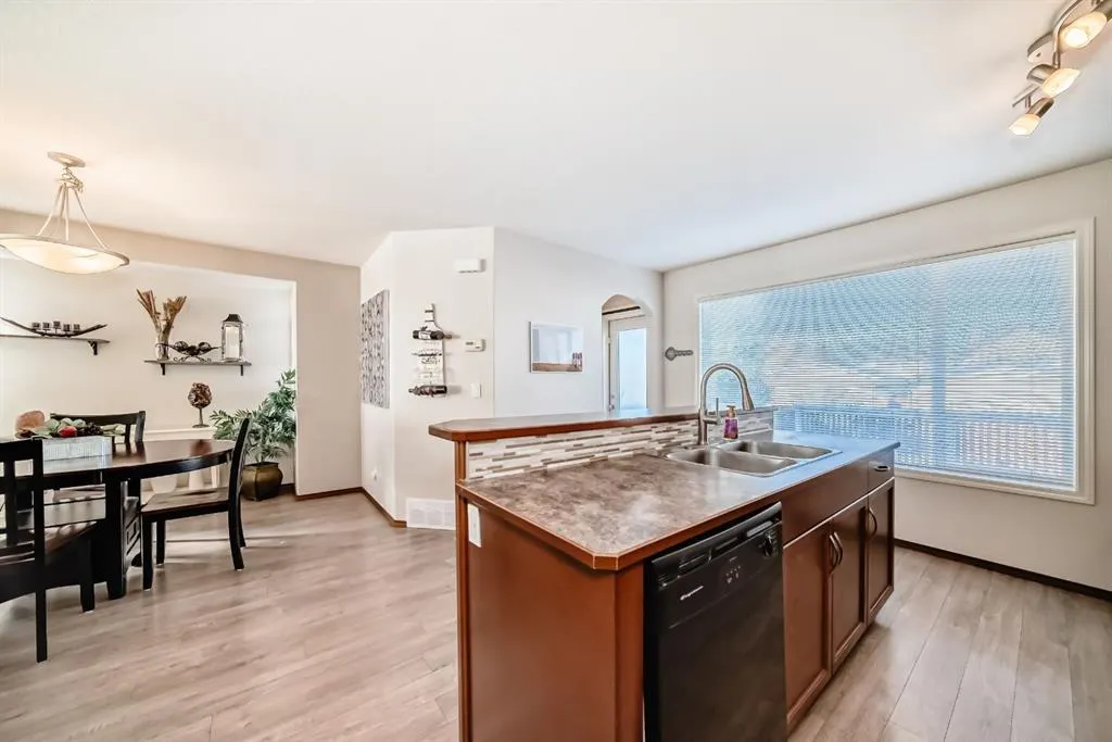 66 Cranberry Place SE