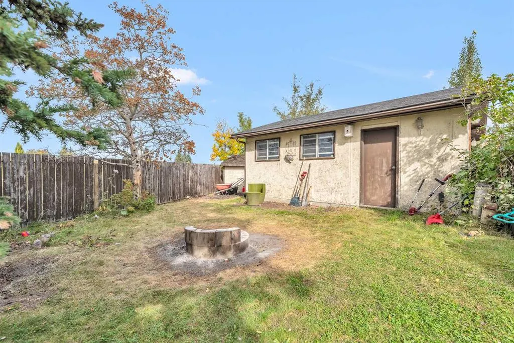 232 Abadan Place NE