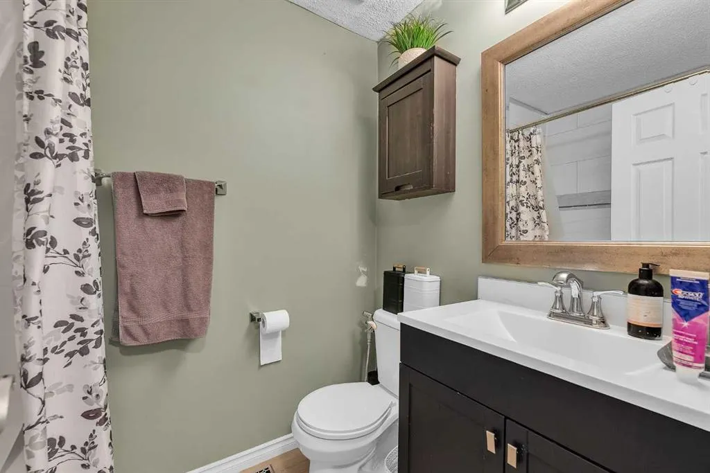 232 Abadan Place NE