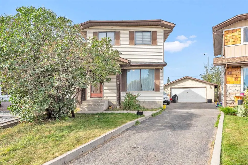 232 Abadan Place NE