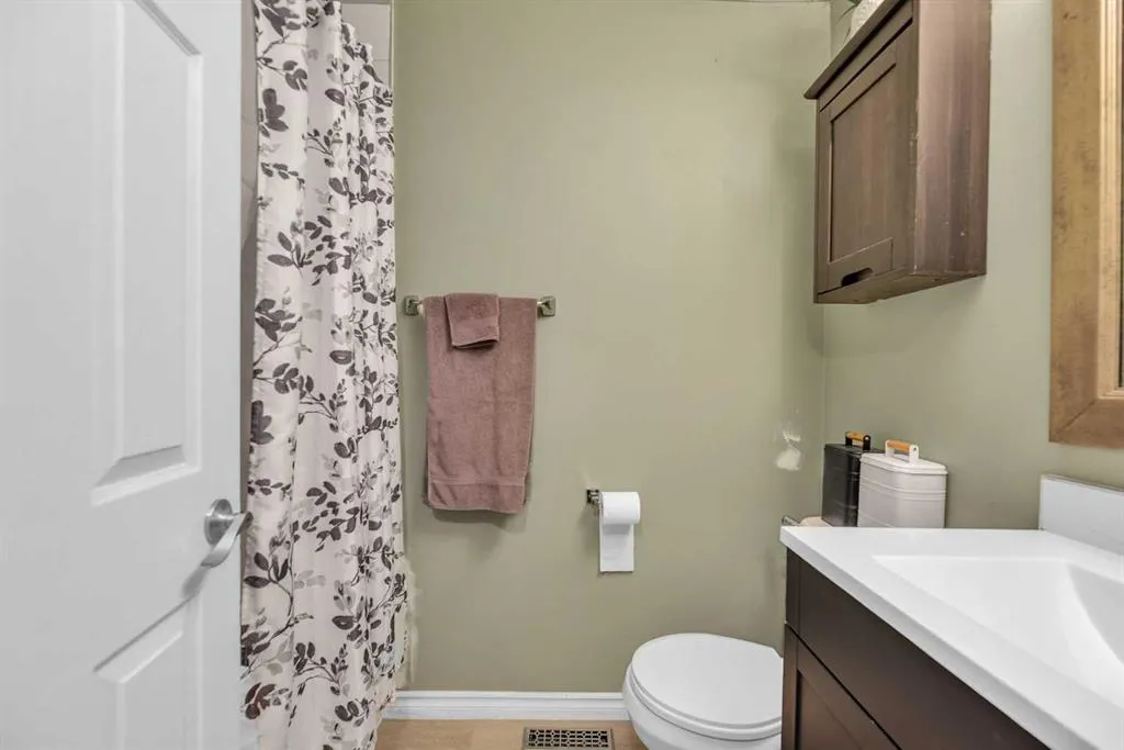 232 Abadan Place NE