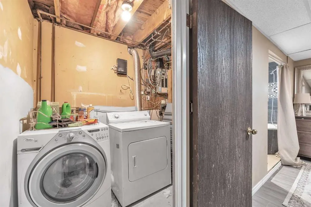 232 Abadan Place NE