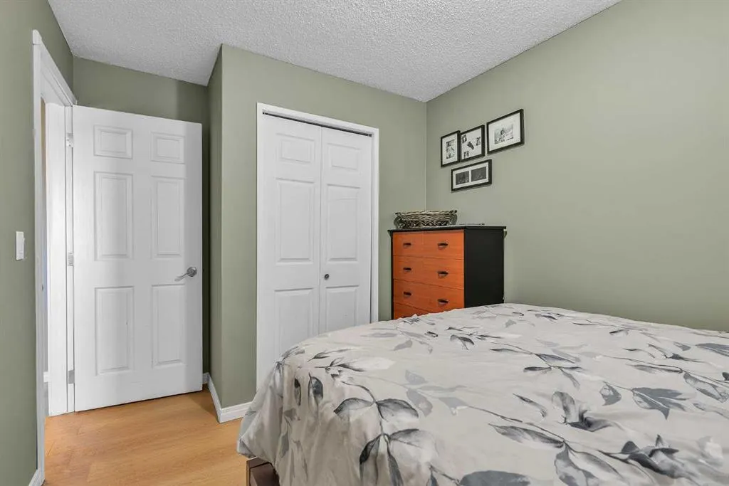 232 Abadan Place NE