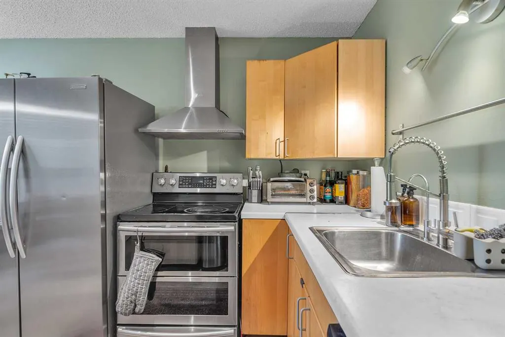232 Abadan Place NE