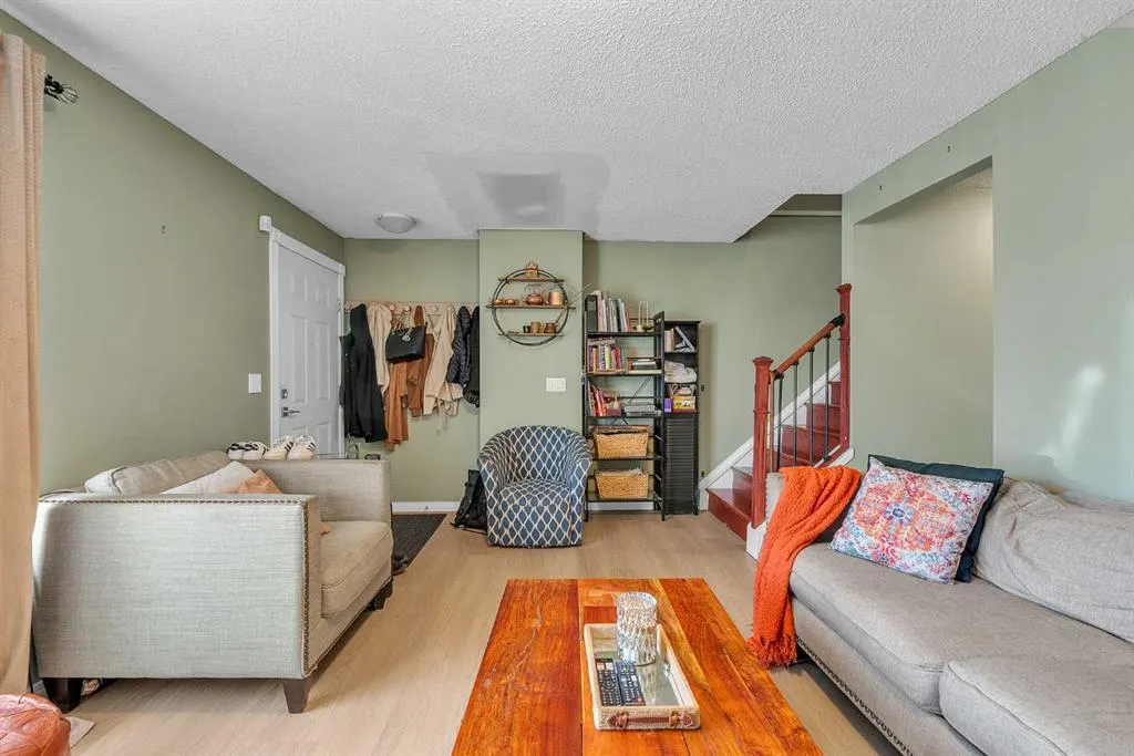 232 Abadan Place NE