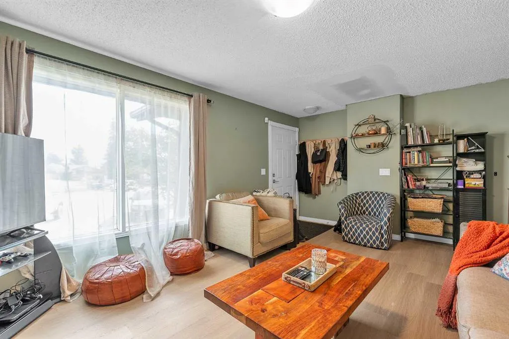 232 Abadan Place NE