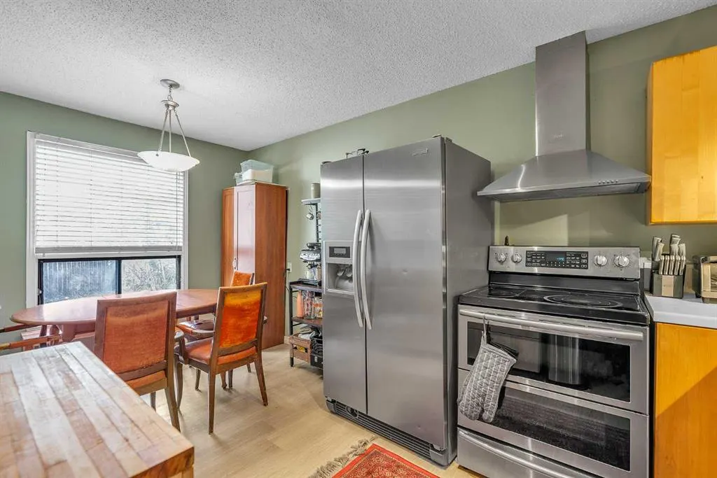 232 Abadan Place NE