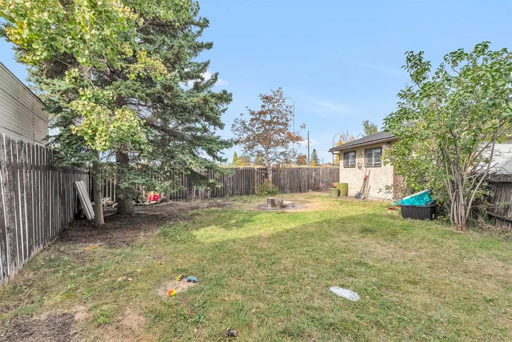 232 Abadan Place NE