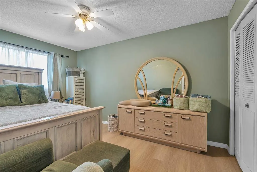 232 Abadan Place NE