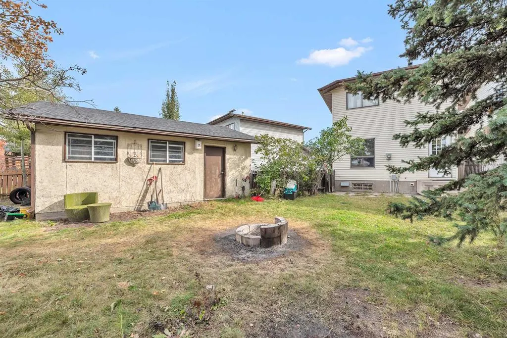 232 Abadan Place NE