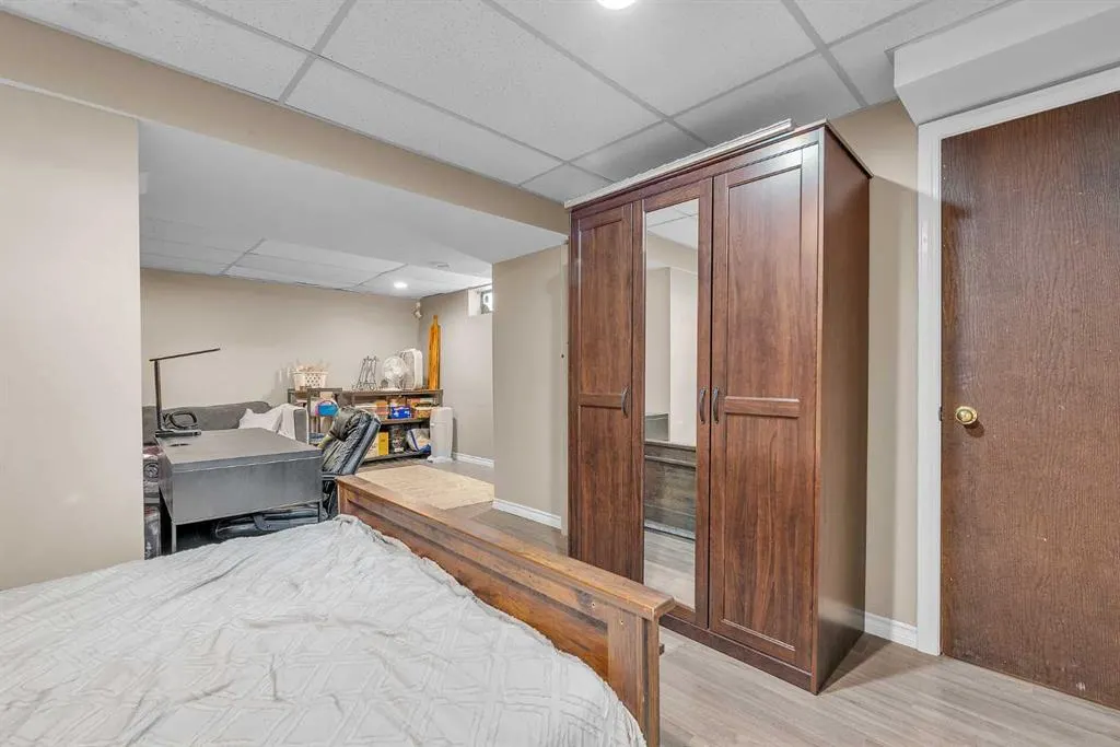 232 Abadan Place NE