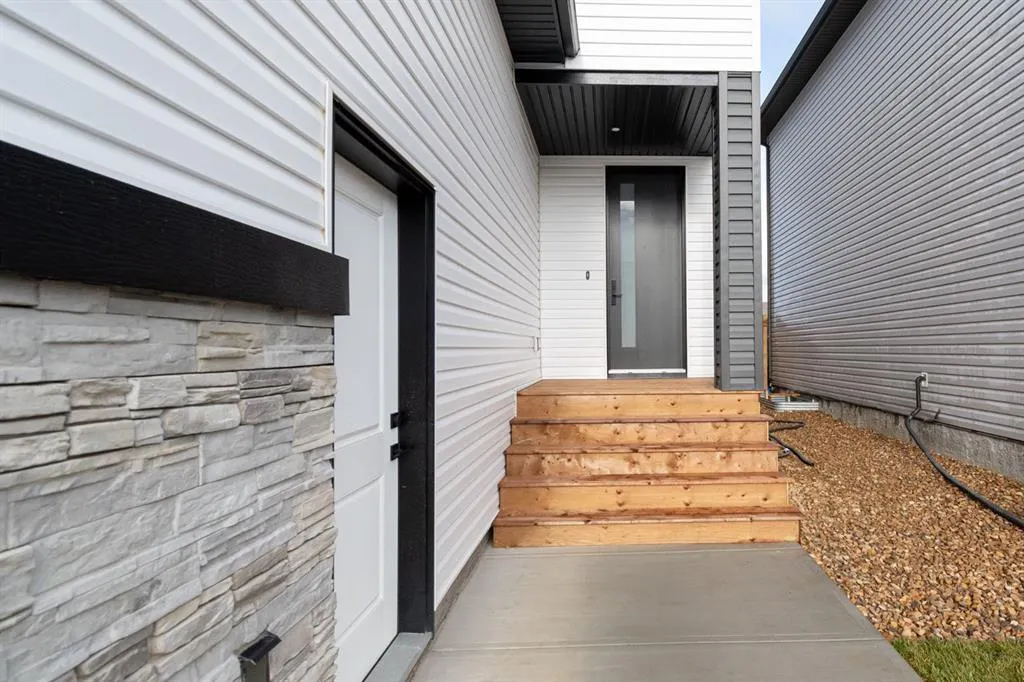 123 Athabasca Crescent
