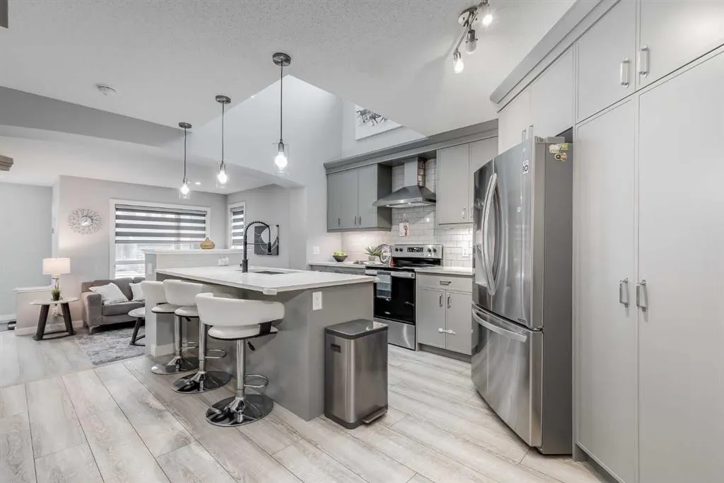 1037 Chinook Gate Heath SW