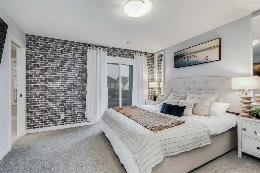 1037 Chinook Gate Heath SW