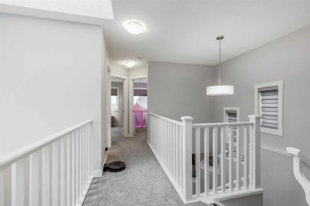 1037 Chinook Gate Heath SW
