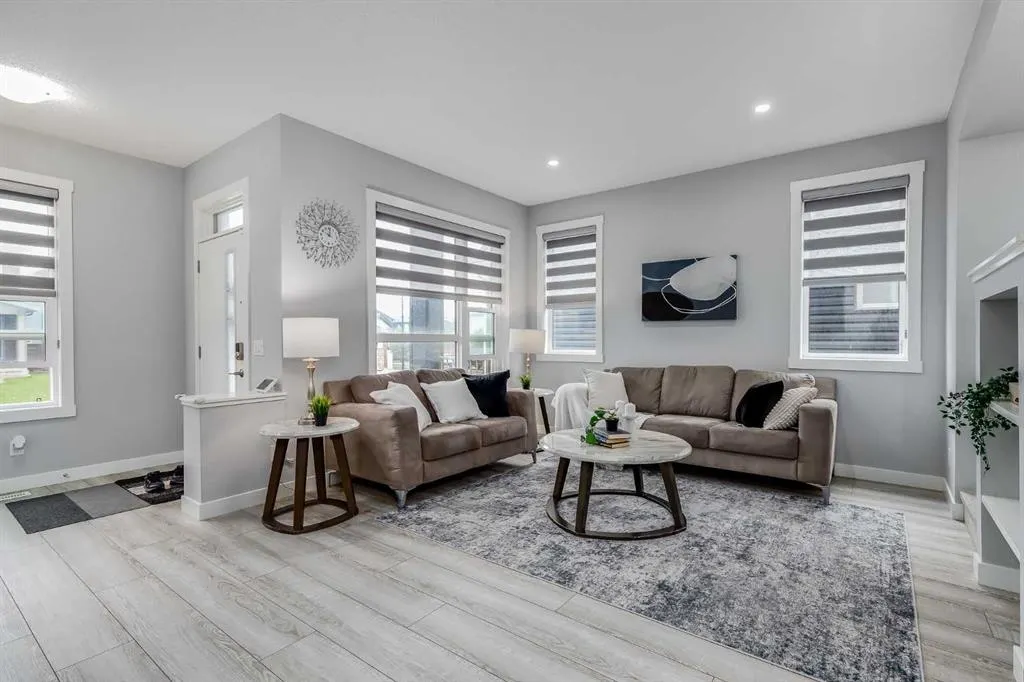 1037 Chinook Gate Heath SW