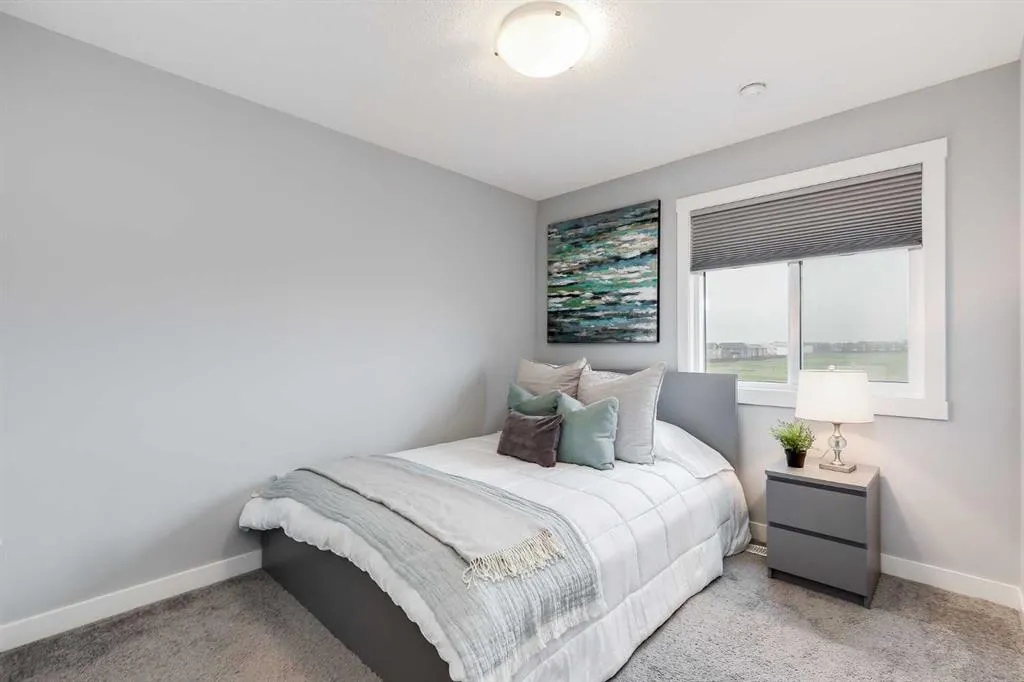 1037 Chinook Gate Heath SW