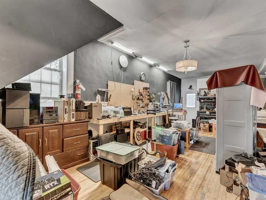 339 North Railway Street SE