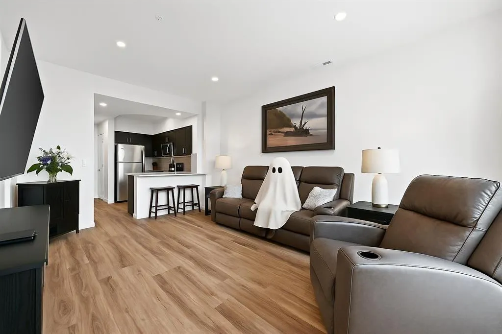 108 Rockyledge View NW, #13