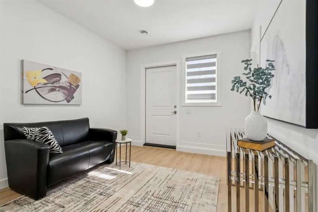 95 Saddlecrest Circle NE, #102