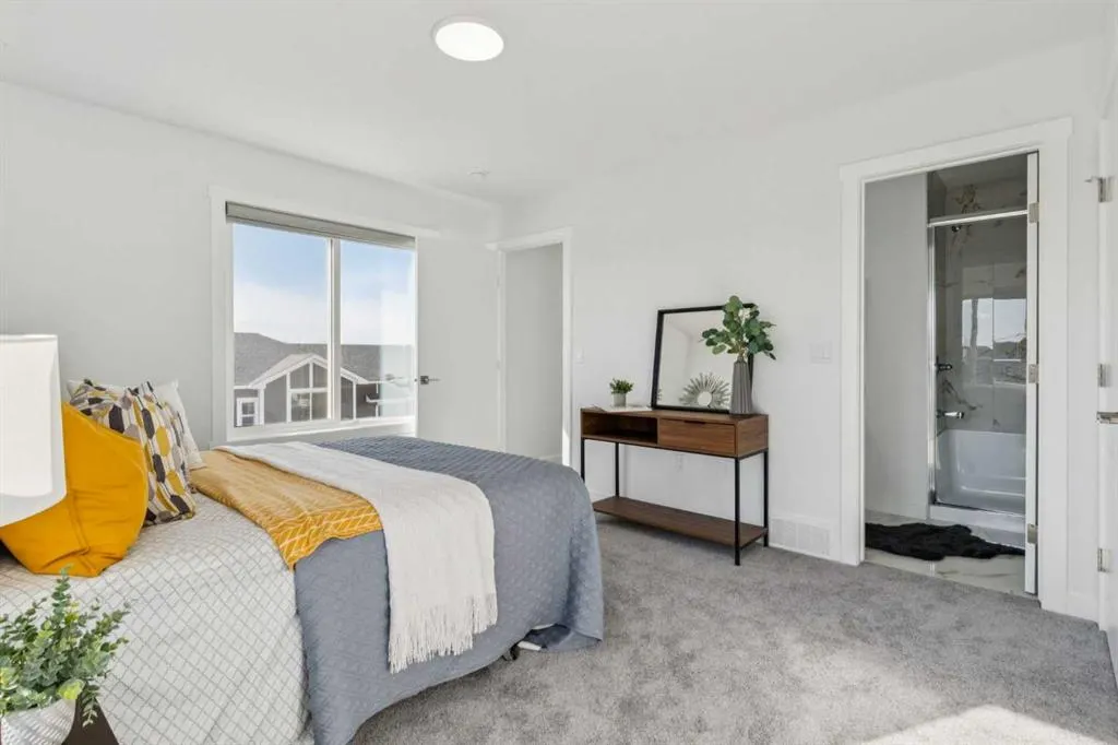 95 Saddlecrest Circle NE, #102