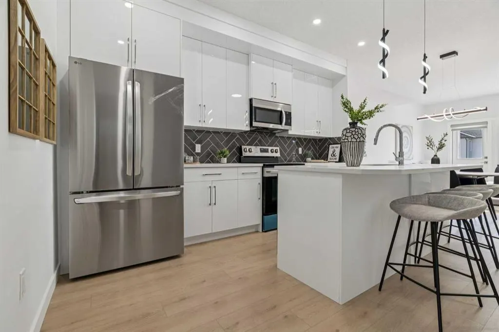 95 Saddlecrest Circle NE, #102