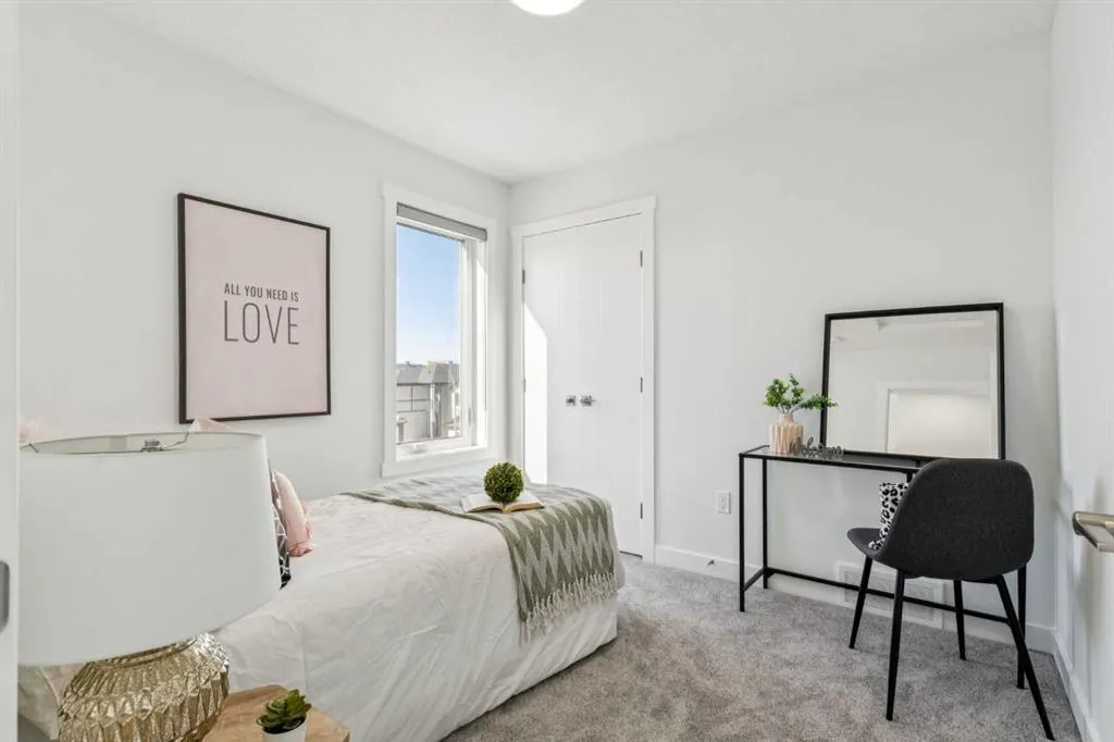 95 Saddlecrest Circle NE, #102