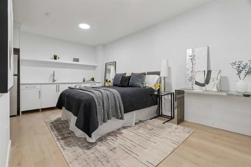 95 Saddlecrest Circle NE, #102