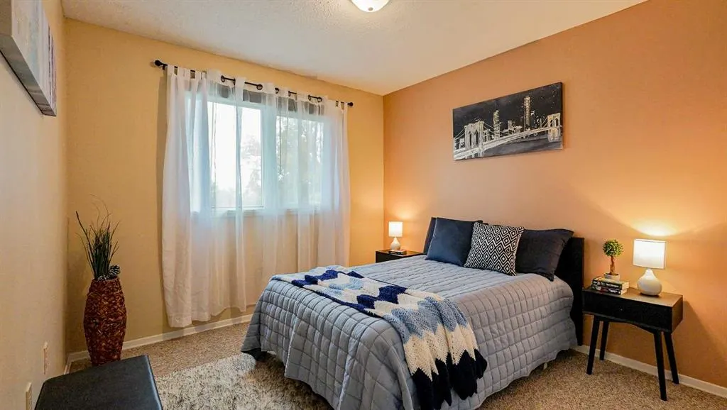 90 Simpson Crescent SE