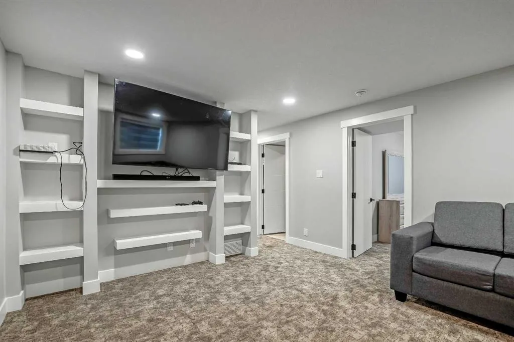 123 Pinemill Way NE