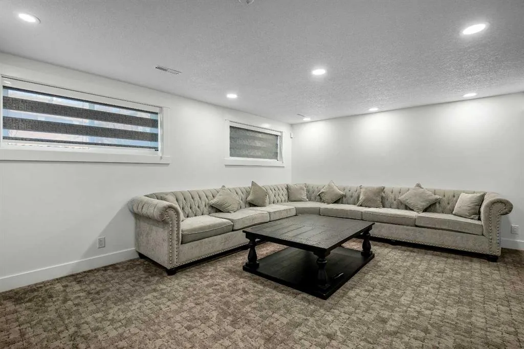 123 Pinemill Way NE