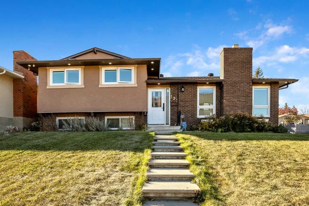 123 Pinemill Way NE