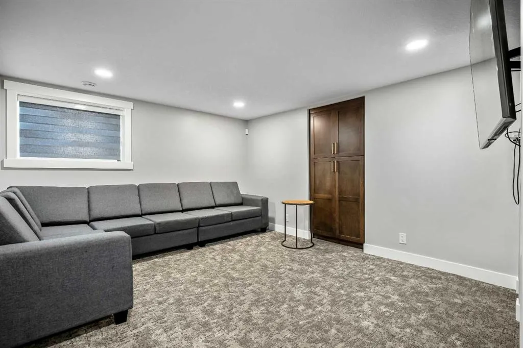123 Pinemill Way NE